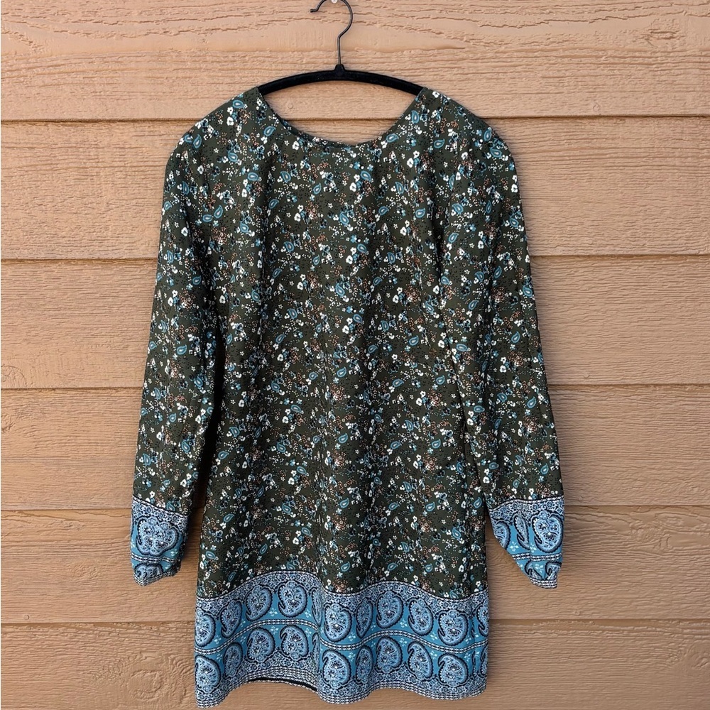 Abercrombie & Fitch Olive Green Floral Top with Blue Accents Sz S